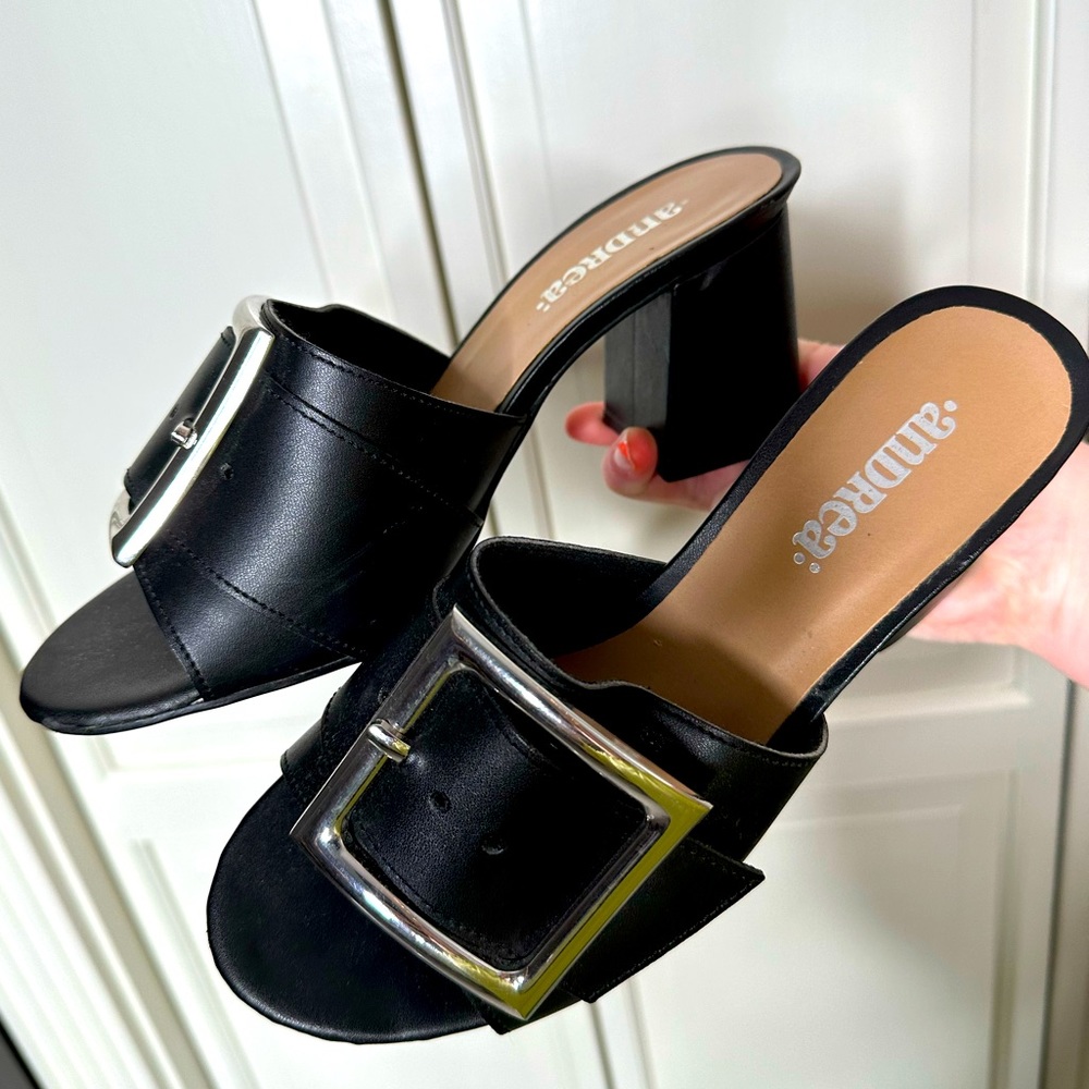 Andrea heels buckled size 8 black